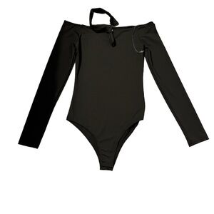 Top Choker Off-The Shoulder body suit. Black. Small. NWOT
